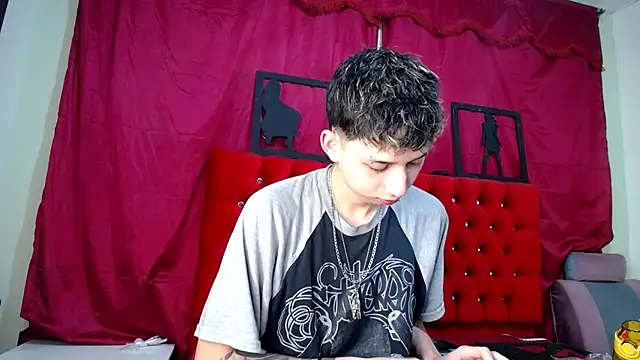 Snapshot of _Thomas_hot_ chatting on March 2025 09:00:02 PM Thomas hot online show from March 2025 09:00:02 PM