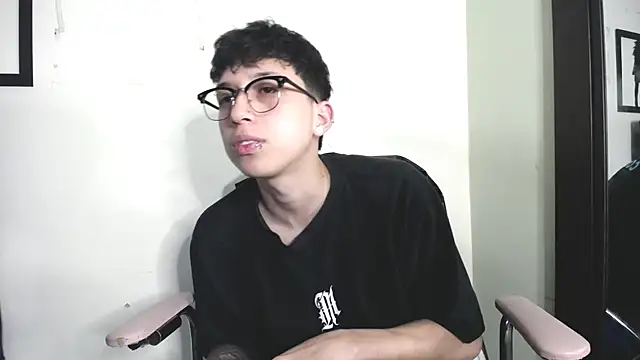  Thomas hot  online show from November 2025 05:41:01 AM