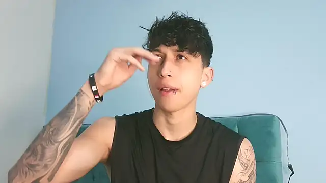  Thomas hot  online show from April 2026 05:25:02 AM