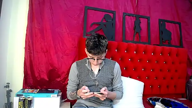Snapshot of _Thomas_hot_ chatting on March 2025 01:20:02 AM Thomas hot online show from March 2025 01:20:02 AM