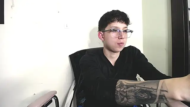  Thomas hot  online show from November 2025 04:12:01 AM