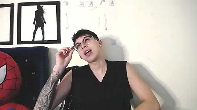  Thomas hot  online show from November 2025 06:17:01 AM