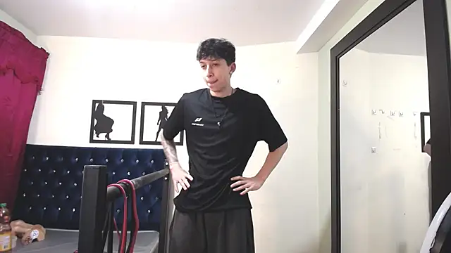  Thomas hot  online show from November 2025 12:47:01 AM