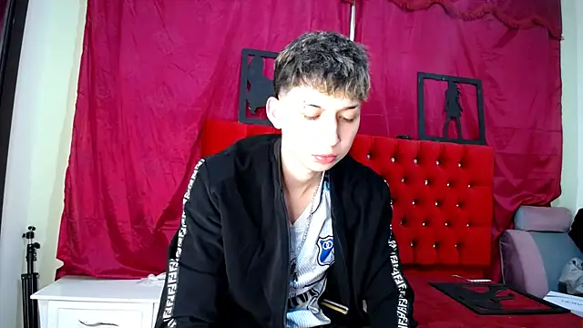 Snapshot of _Thomas_hot_ chatting on March 2025 01:53:02 AM Thomas hot online show from March 2025 01:53:02 AM