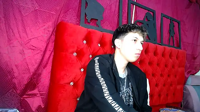 Snapshot of _Thomas_hot_ chatting on March 2025 04:03:01 AM Thomas hot online show from March 2025 04:03:01 AM