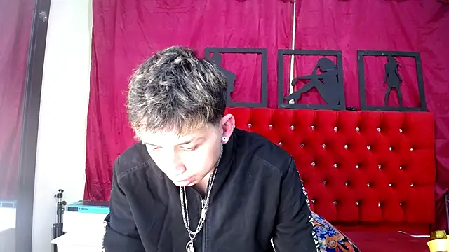 Snapshot of _Thomas_hot_ chatting on March 2025 07:12:01 AM Thomas hot online show from March 2025 07:12:01 AM