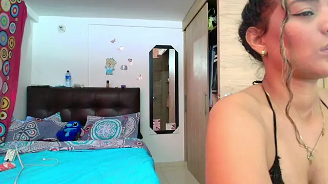 megan collins96 online show from November 2025 03:37:02 PM