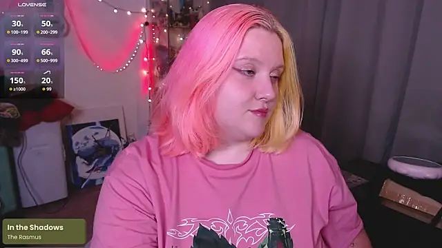 lissamuff online show from October 2025 04:19:01 PM