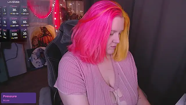 lissamuff online show from November 2025 02:44:02 PM