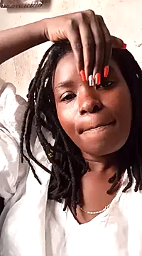 lauraporsi online show from February 2025 01:11:02 PM