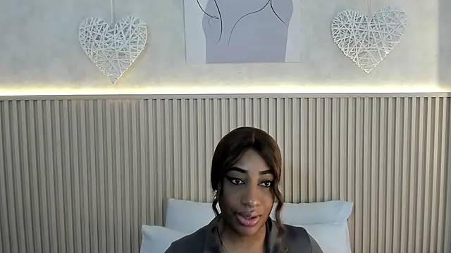 charlottebrowns  online show from November 2025 01:00:01 PM