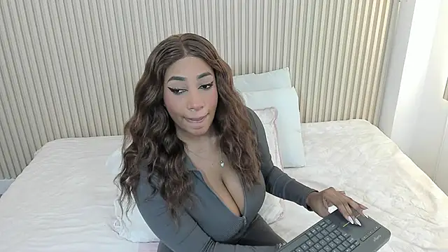 charlottebrowns  online show from April 2026 12:17:02 PM