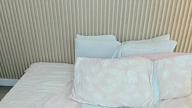 charlottebrowns  online show from May 2026 05:08:02 PM
