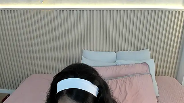 charlottebrowns  online show from March 2026 12:06:02 PM