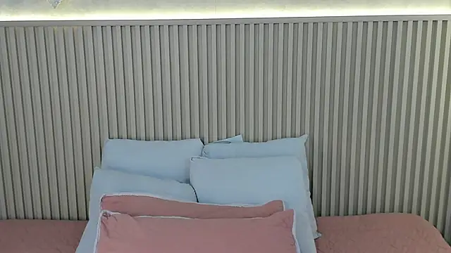 charlottebrowns  online show from May 2026 12:56:01 PM