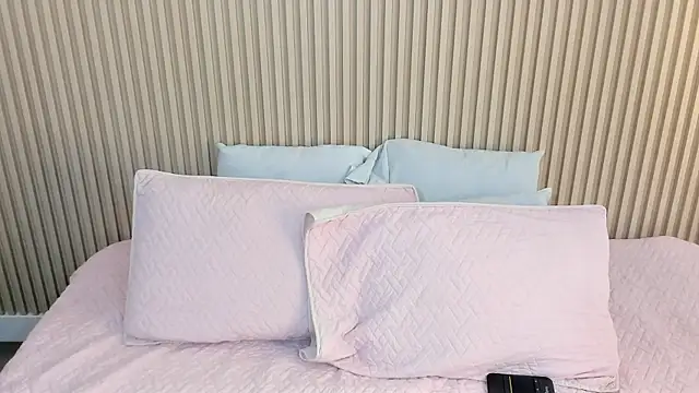 charlottebrowns  online show from January 2026 01:29:01 PM