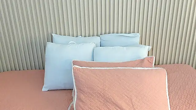 charlottebrowns  online show from November 2025 12:11:02 PM