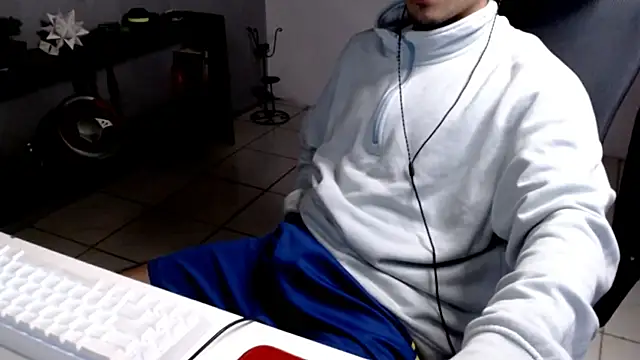 Snapshot of Thieves9 chatting on January 2026 12:45:01 PM Thieves9 online show from January 2026 12:45:01 PM