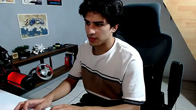 Snapshot of Thieves9 chatting on January 2026 03:43:02 AM Thieves9 online show from January 2026 03:43:02 AM