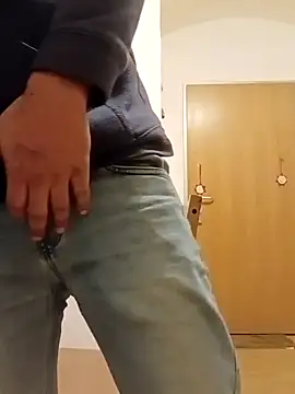 Snapshot of maleesa chatting on November 2025 06:28:01 AM maleesa online show from November 2025 06:28:01 AM