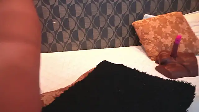 SharomRoss online show from February 2026 07:27:01 PM