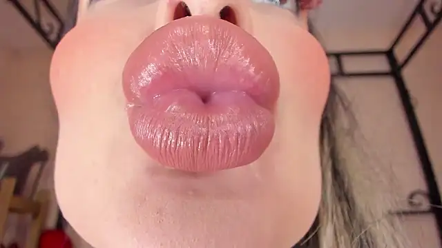 Snapshot of Princess18xxx chatting on October 2025 11:26:02 PM Princess18xxx online show from October 2025 11:26:02 PM