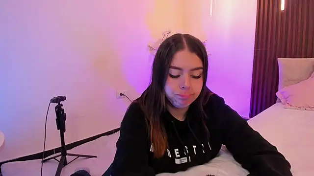 ArianaBaker online show from February 2026 01:24:02 PM