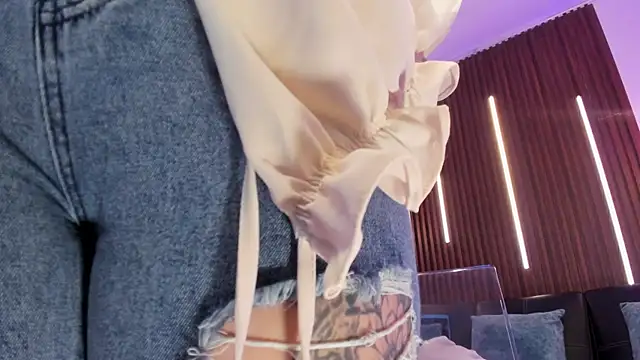 ArianaBaker online show from December 2025 01:35:02 PM