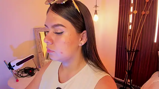 ArianaBaker online show from April 2026 08:33:01 PM