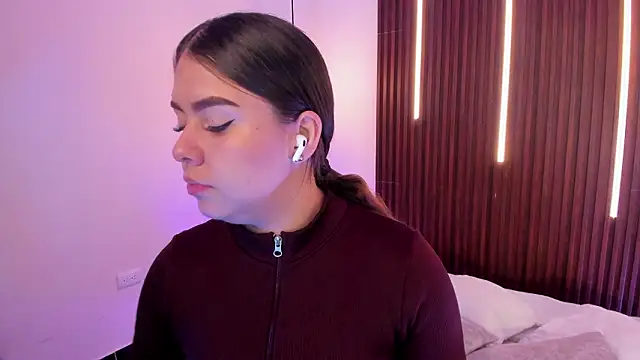 ArianaBaker online show from March 2026 01:32:02 PM