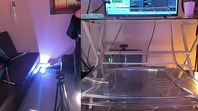 Snapshot of ArianaBaker chatting on November 2025 01:48:01 PM ArianaBaker online show from November 2025 01:48:01 PM