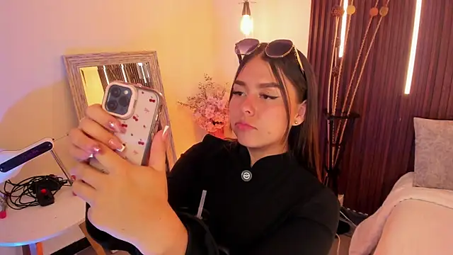 ArianaBaker online show from April 2026 09:39:33 PM