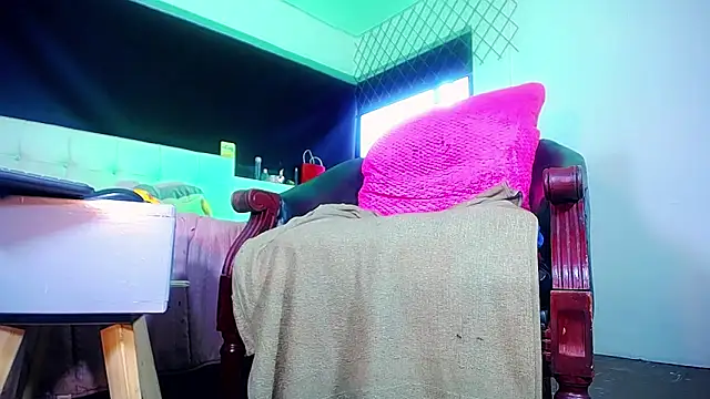 Snapshot of bellatrixx_69 chatting on December 2025 11:25:02 AM bellatrixx 69 online show from December 2025 11:25:02 AM