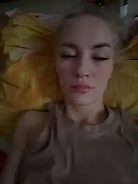 Snapshot of DreamGirl-777 chatting on December 2025 10:52:02 AM DreamGirl-777 online show from December 2025 10:52:02 AM