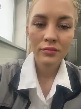 Snapshot of DreamGirl-777 chatting on January 2025 10:29:02 AM DreamGirl-777 online show from January 2025 10:29:02 AM