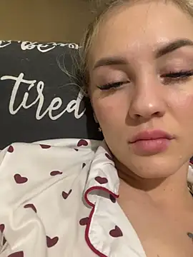 Snapshot of DreamGirl-777 chatting on January 2025 01:42:01 PM DreamGirl-777 online show from January 2025 01:42:01 PM