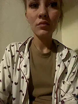 Snapshot of DreamGirl-777 chatting on November 2025 08:24:02 PM DreamGirl-777 online show from November 2025 08:24:02 PM