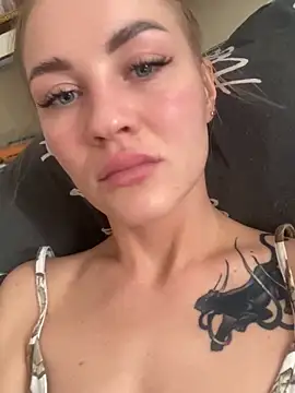 Snapshot of DreamGirl-777 chatting on October 2025 08:26:02 AM DreamGirl-777 online show from October 2025 08:26:02 AM