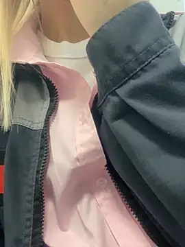 Snapshot of DreamGirl-777 chatting on February 2025 03:42:01 AM DreamGirl-777 online show from February 2025 03:42:01 AM