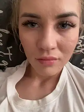 Snapshot of DreamGirl-777 chatting on March 2025 11:33:02 AM DreamGirl-777 online show from March 2025 11:33:02 AM