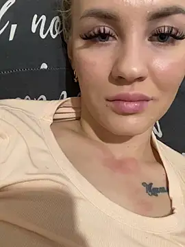 Snapshot of DreamGirl-777 chatting on February 2025 06:46:02 AM DreamGirl-777 online show from February 2025 06:46:02 AM