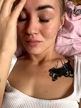 Snapshot of DreamGirl-777 chatting on November 2025 09:02:02 AM DreamGirl-777 online show from November 2025 09:02:02 AM