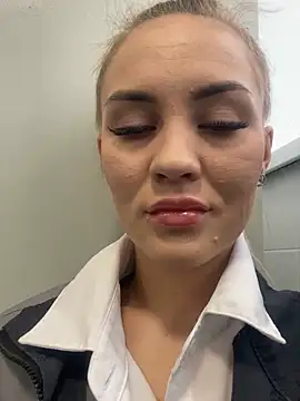 Snapshot of DreamGirl-777 chatting on March 2025 03:30:02 AM DreamGirl-777 online show from March 2025 03:30:02 AM