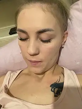 Snapshot of DreamGirl-777 chatting on November 2025 11:31:02 AM DreamGirl-777 online show from November 2025 11:31:02 AM