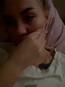 Snapshot of DreamGirl-777 chatting on November 2025 08:07:02 AM DreamGirl-777 online show from November 2025 08:07:02 AM