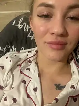 Snapshot of DreamGirl-777 chatting on January 2025 06:43:02 PM DreamGirl-777 online show from January 2025 06:43:02 PM