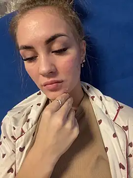 Snapshot of DreamGirl-777 chatting on November 2025 08:52:01 AM DreamGirl-777 online show from November 2025 08:52:01 AM