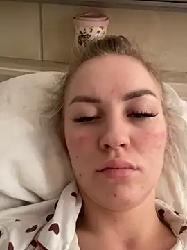 Snapshot of DreamGirl-777 chatting on February 2025 11:24:02 AM DreamGirl-777 online show from February 2025 11:24:02 AM