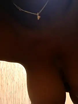 Snapshot of Swirly_blac chatting on December 2025 05:57:02 AM Swirly blac online show from December 2025 05:57:02 AM