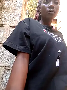 Snapshot of Swirly_blac chatting on February 2026 06:15:01 AM Swirly blac online show from February 2026 06:15:01 AM